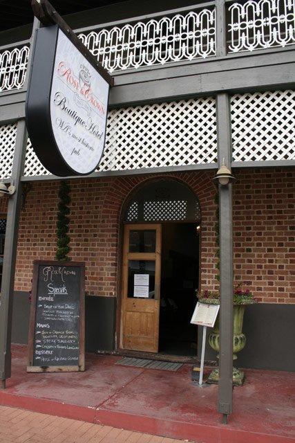 Rose & Crown Hotel Perth Exterior photo